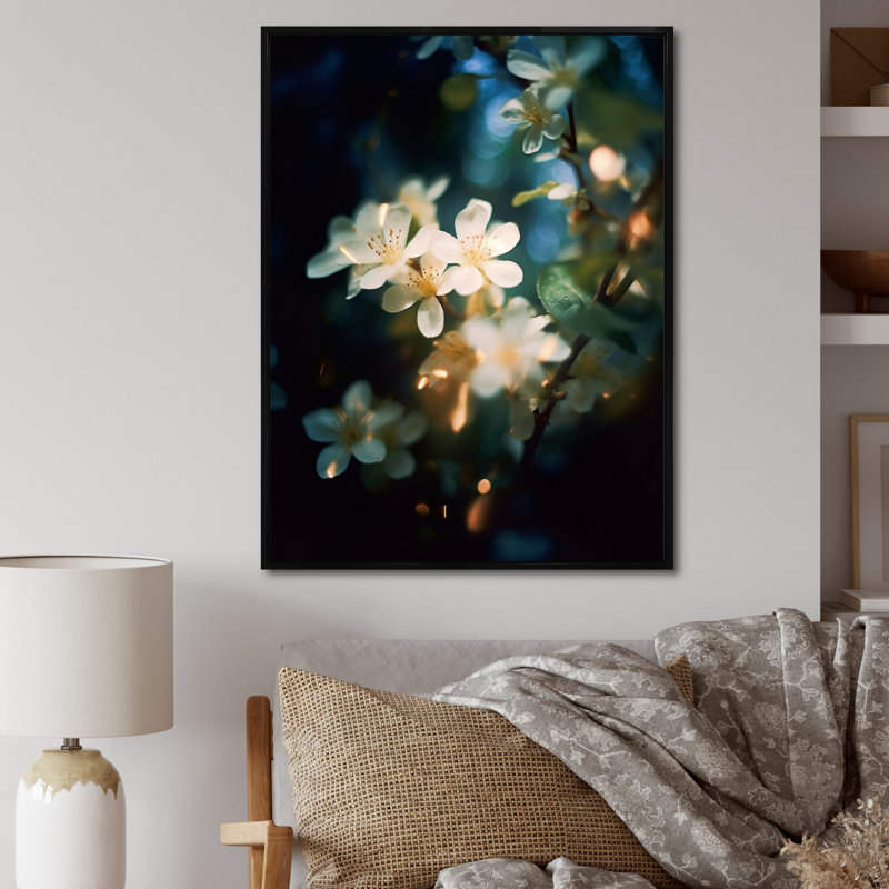 «White Green Jasmin Blossoms» sur toile, H 44 po x l 34 po x P 1,5 po, Cadre flottant noir