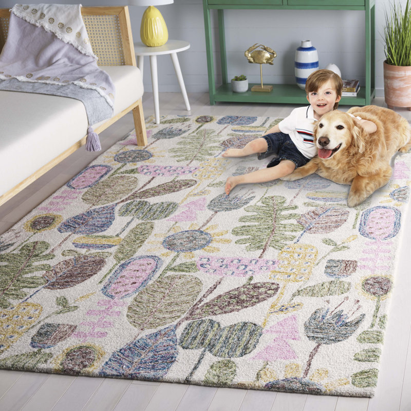 Jardin Blue and Pink Floral Wool 5' x 8' Area Rug