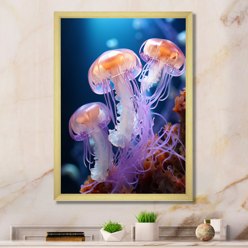 Impression sur toile Tyrik Ethereal Beauty Jellyfish I, H 32 po x l 16 po x P 1 po, Encadrement doré