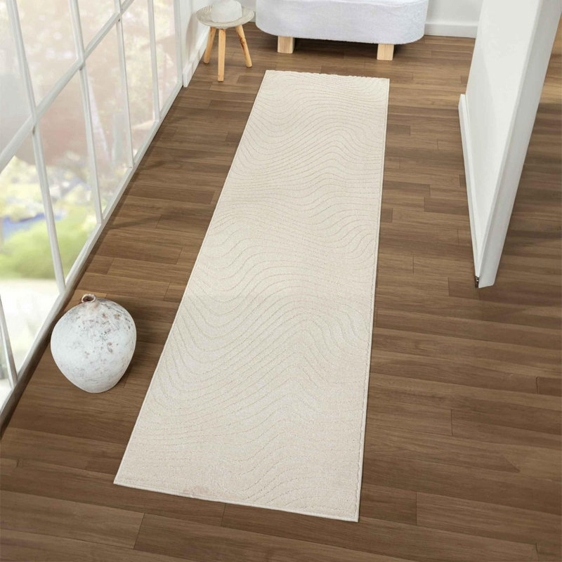 Tapis beige en polypropylène tissé à la machine à motif géométrique Kamrudeen, Tapis de couloir 2 pi x 8 pi 1 po