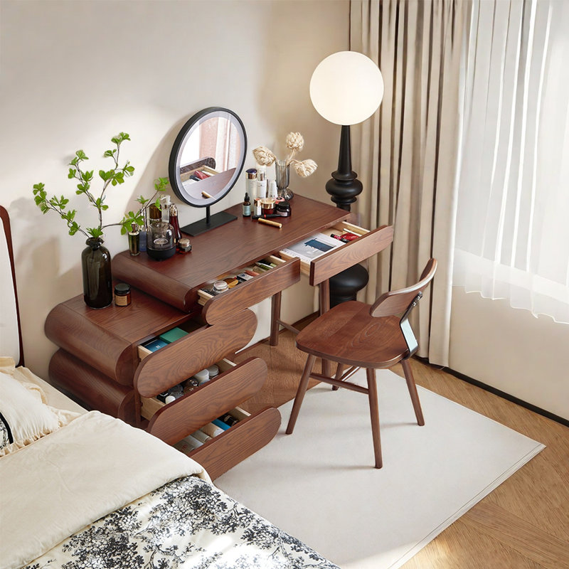 Yeleini Vanity