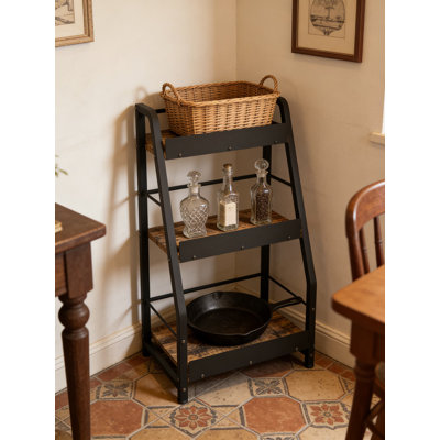 Présentoir à 3 niveaux pour bouteilles de boissons alcoolisées avec garde-corps, conception trapézoïdale étagée pour bar à domicile, organisateur de rangement polyvalent pour le whisky, le vin et les fournitures de cuisine