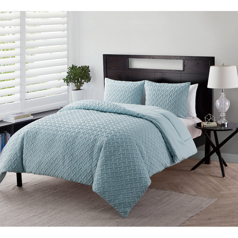 Nina II Traditional Polyester Standard Geometric Comforter, Blue, Full/ Queen Comforter + 2 Standard Shams