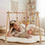 Salle de jeu en bois pour bébé avec 6 jouets suspendus amovibles, salle de jeu pliable en pin pour enfants