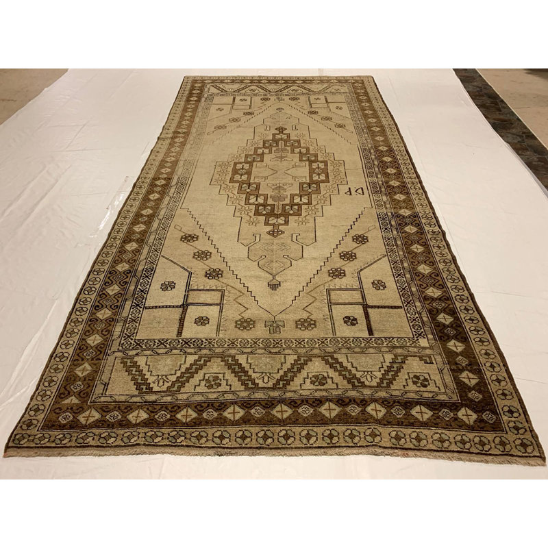 Tapis tribal 6 pi x 11 pi