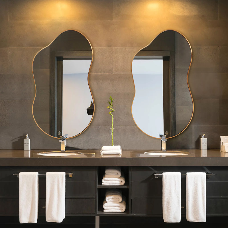 Miroir mural Banwell, 24 po x 36 po, Or