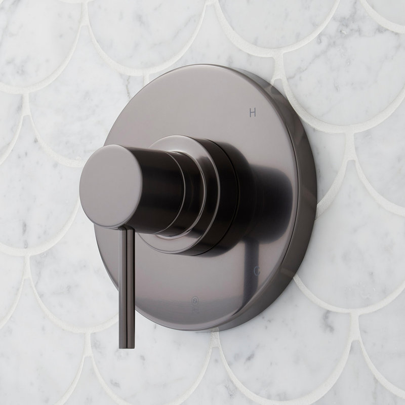 Lexia Pressure Balance Shower Set, Gunmetal