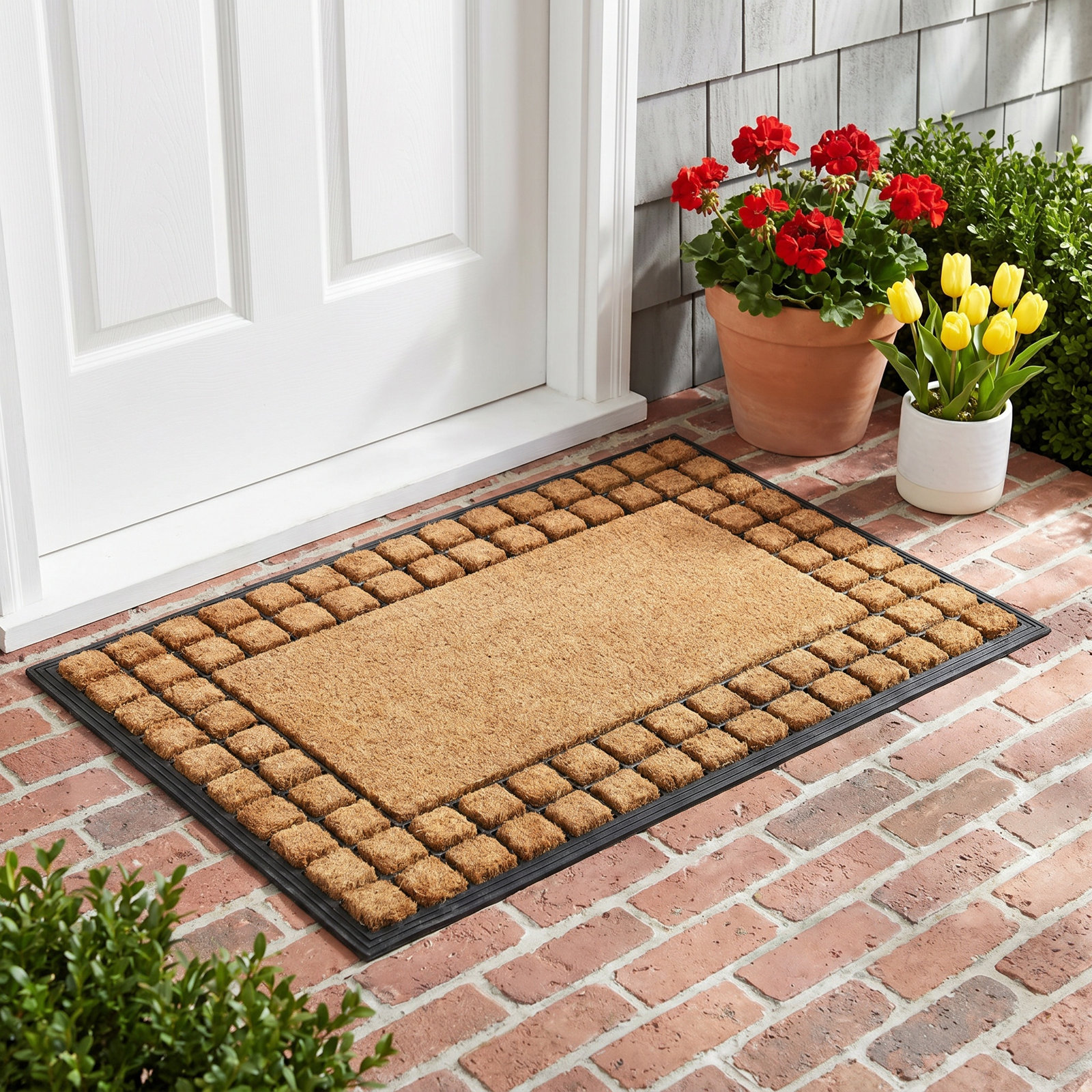 Eaton Non-Slip Geometric Outdoor Doormat