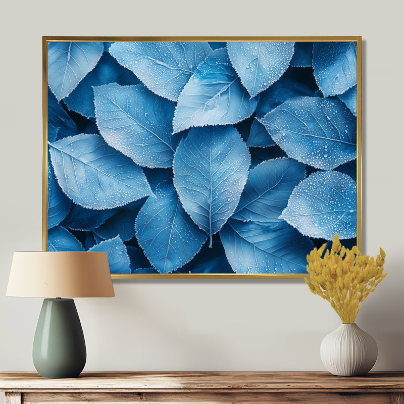 Décoration murale Irlinda Frost Blue Leaves Tranquility I - LEAVES, H 30 po x l 40 po, Floater Framed, Doré