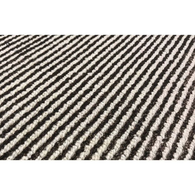 Wool Area Rug in Brown, Rectangle 5'9" x 8'9"