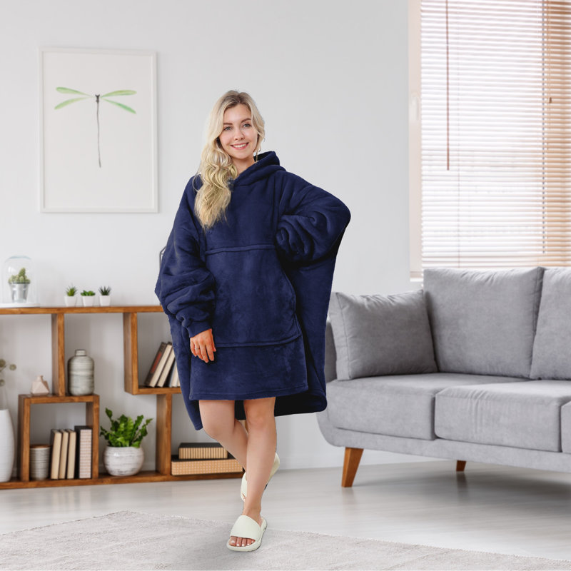 Avlona Hand Woven Throw Blanket, Navy