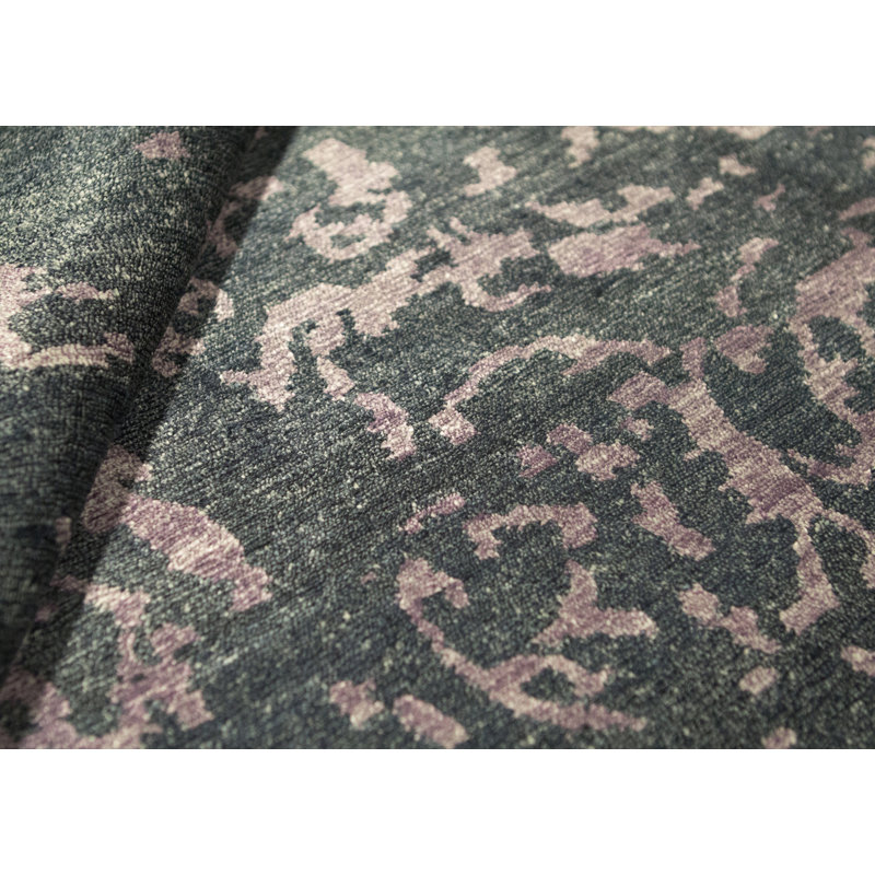 Neo Villa Oriental Area Rug in Green