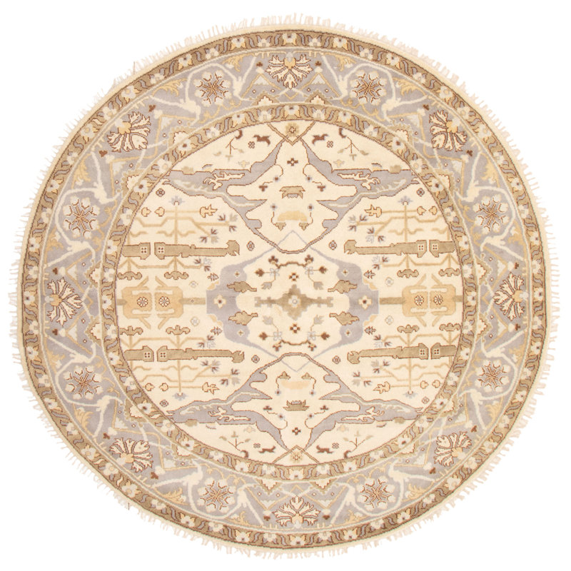 Tapis crème Royal Ushak 9 pi 8 po x 9 pi 8 po