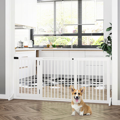 Barrière pour animaux autoportante en bois. 44,5 po - 67,01 po réglable. 3 panneaux avec barrière et porte verrouillable. Blanc. Pour porte, couloir, entrée. Clôture par. Barrière de porte en bois réglable de 67,01 po.