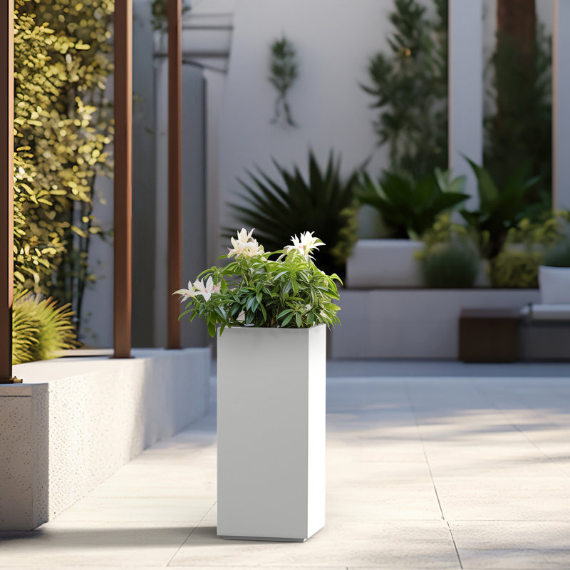 Boîte à fleurs en béton Kalil, H 20 po x l 9 po x P 9 po, Blanc frais