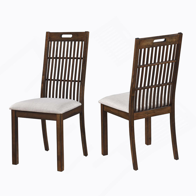 Ensemble de 2 chaises de salle à manger rustiques avec dossier à lattes, siège rembourré et finition en bois patiné pour un style campagnard et un assemblage facile.