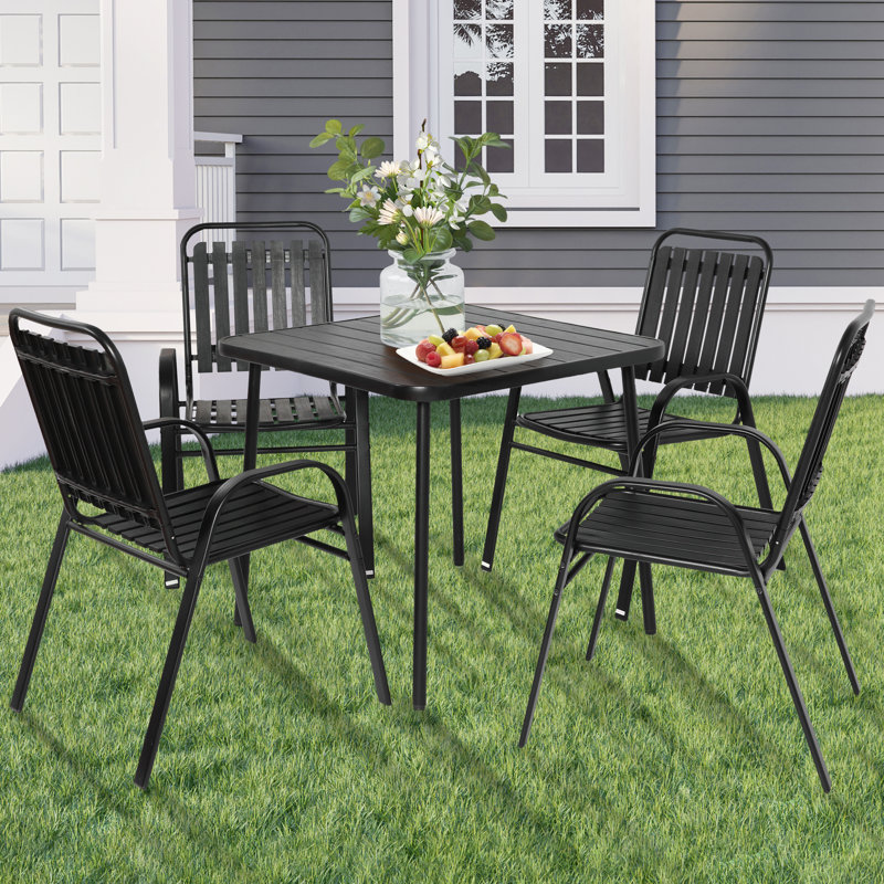 Ensemble repas d'extérieur 5 pièces avec table carrée et 4 chaises empilables en plastique, structure toutes saisons, Noir