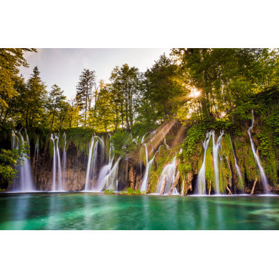 Europe, Europe, Parc national des Lacs de Plitvice, cascade, crédit: Jim Nilsen / Jaynes Gallery, reproduction d'art par Jaynes Gallery (24 x 18)