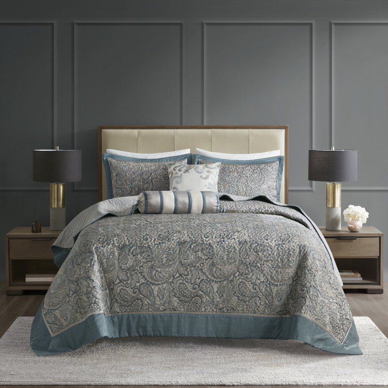 Aubrey 5 Piece Jacquard Bedspread Set with Throw Pillows, Queen Quilt + 2 Standard Shams + 2 Throw Pillows, Teal