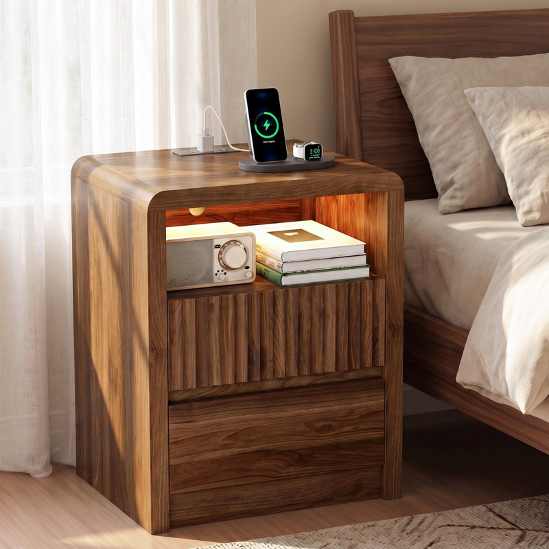 Ensemble de chambre à coucher cannelée 3 pièces Kizzy, commode à 8 tiroirs et 2 tables de chevet, armoire multi-usage pour commode de chambre à coucher, meuble télé et table de bout pour canapé,