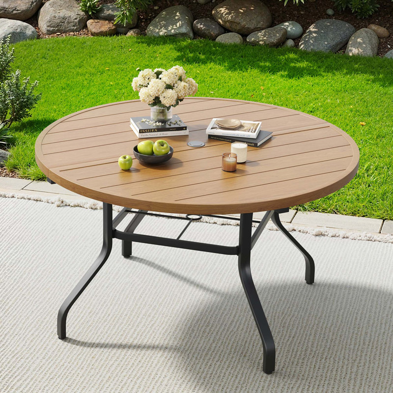 Table de salle à manger d'extérieur ronde durable avec texture grain de bois et trou pour parasol, Natural