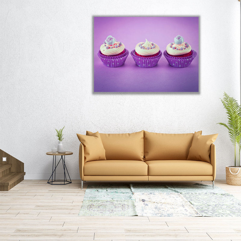 Three Cupcakes 2 - reproduction d'art sur toile, Mauve, H 18 po x l 24 po