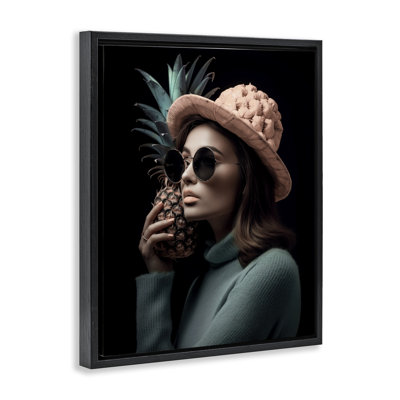 «Chic Girl with Pineapple», art mural encadré sur toile flottante par Ziwei Li