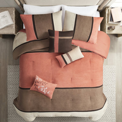 Literie en faux suède Coral King - Édredon 7 pièces avec coussins brodés