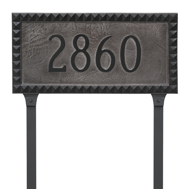 Plaque d'adresse sur une ligne rectangulaire avec piquets de pelouse Cairo, Fer suédois / Noir