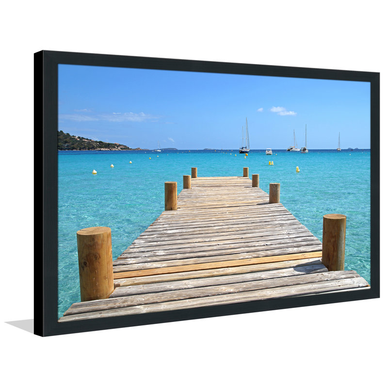 « pilier de bois sur la plage », reproduction de photo encadrée, H 35,5 po x l 51,5 po x P 0,75 po