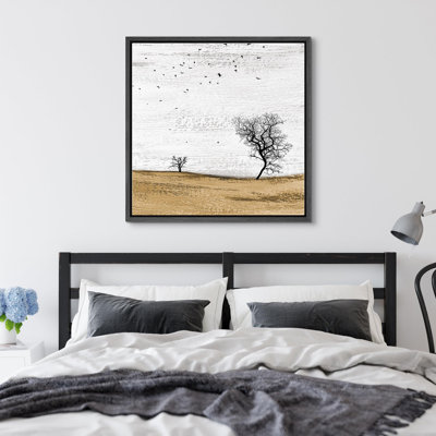 Birds Fly Over Brown Field with Tree Animals WildLife, reproduction d'art moderne sur toile