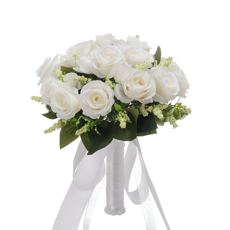 Bouquet de roses et de fleurs artificielles