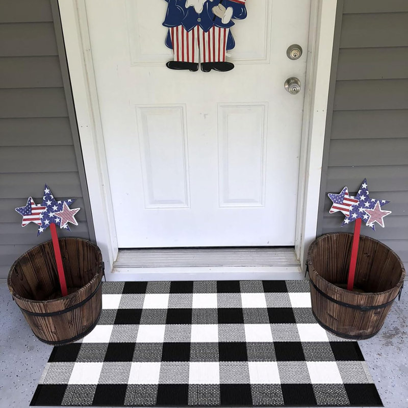 Buffalo Plaid Outdoor Rug Front Door Mat 27.5'' X 43'' Black And White Front Porch Rug Welcome Doormats For Farmhouse Entrance Porch Outdoors Decor
