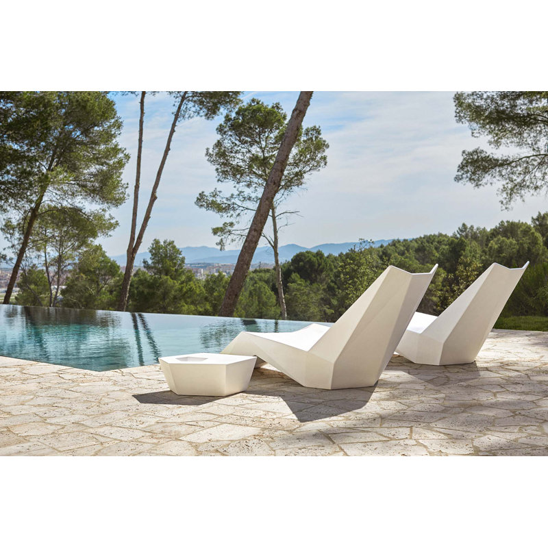 Faz Outdoor Chaise Lounge, LED RGBW
