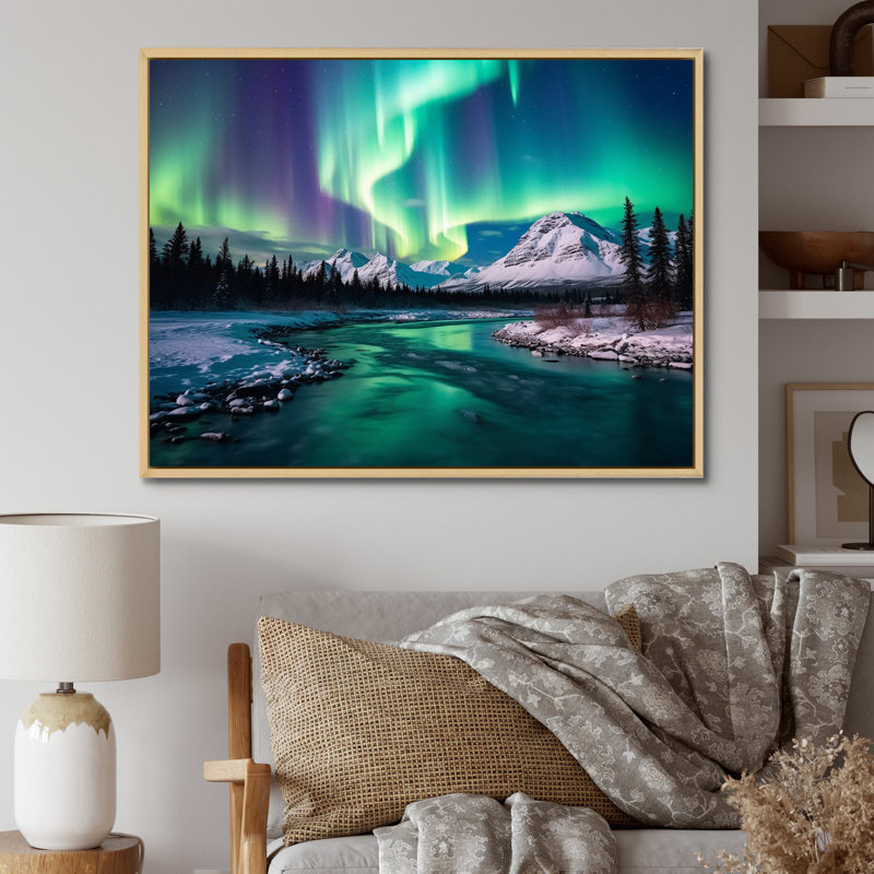 Aurores boréales dans de superbes montagnes de l'Arctique I sur toile, 16" H x 32" W, Cadre naturel flottant