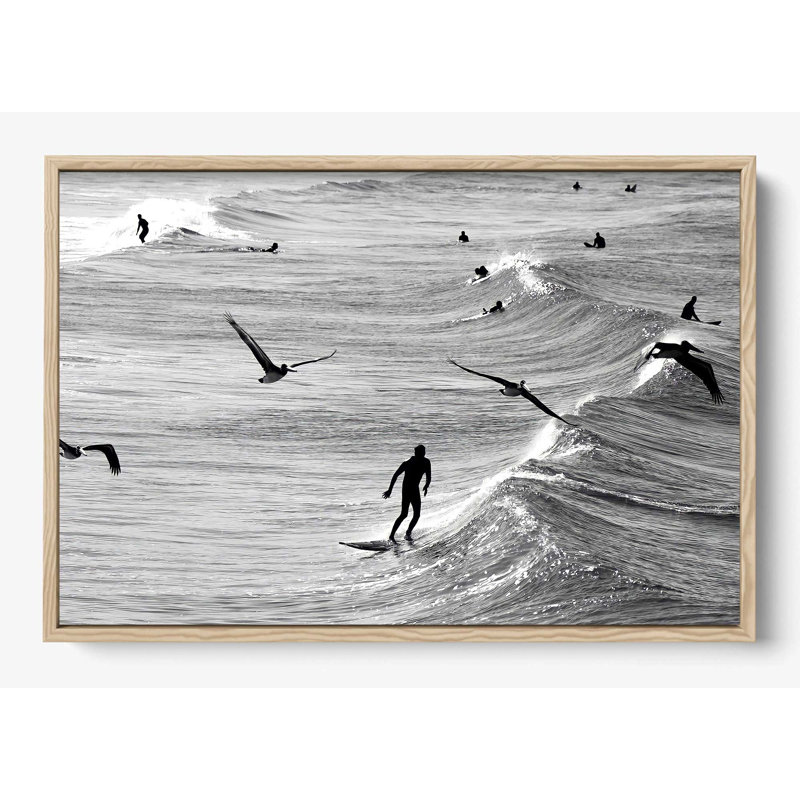 «Surfing With The Free», Bois naturel, H 26 po x l 38 po, Impression encadrée sans passe-partout