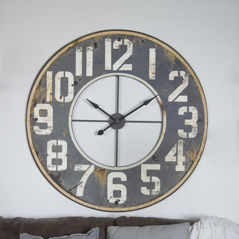 Horloge en métal 48,43 po