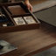 Table basse rétro et niche en bois