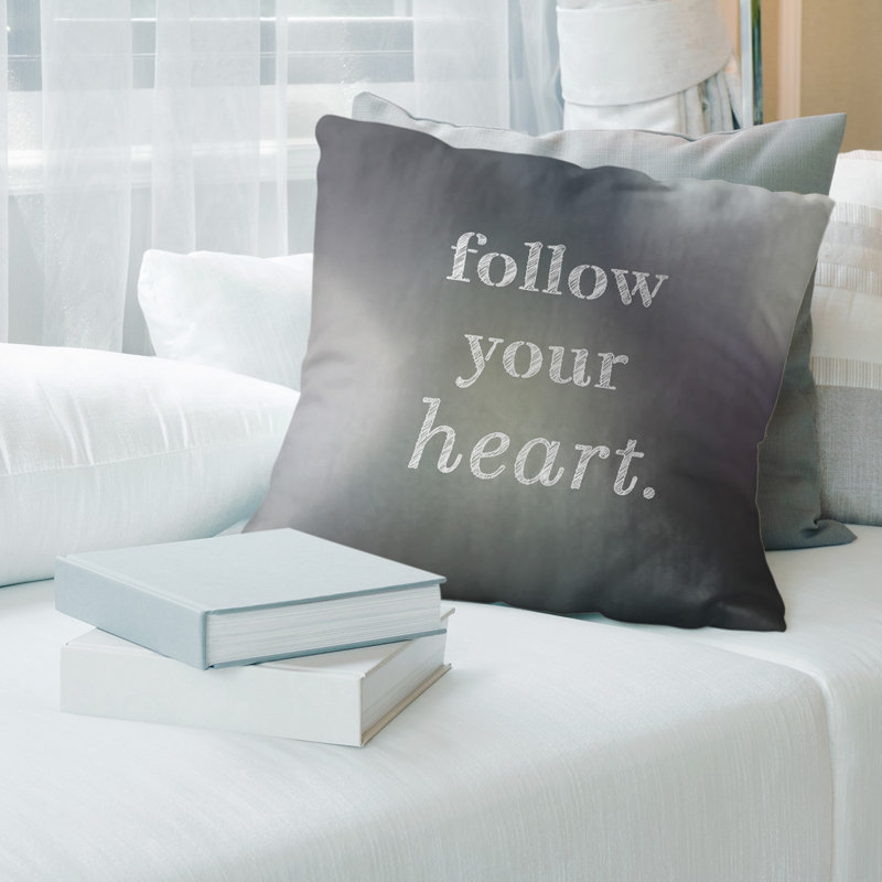 Coussin «Hand Your Heart», 16 po x 1 po, Noir / blanc, Housse de coussin seulement - sans coussin
