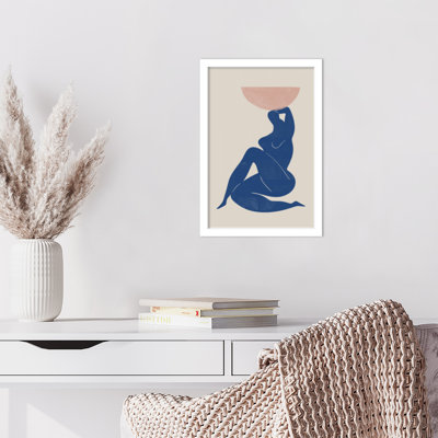 «Northglenn Vase and Woman» par le studio d'art mural MIUUS, reproduction d'art encadrée