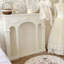 Foyer autoportant en bois massif beige