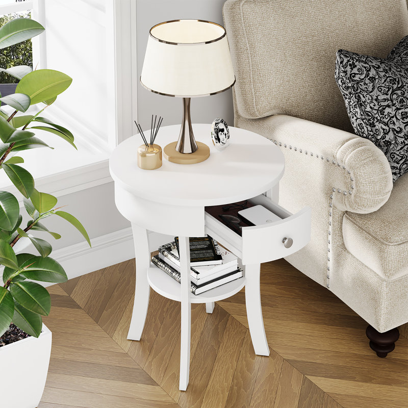 Jaresha 20'' W Nightstand, White