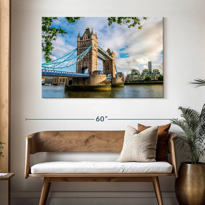 Nicci Tower Bridge à Londres, H 32 po x l 48 po