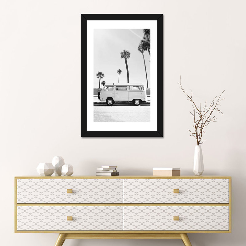 «Van In Black & White» par Sissi & Seb - reproduction de photo, H 24 po x l 16 po x P 1 po, Papier encadré noir, Blanc