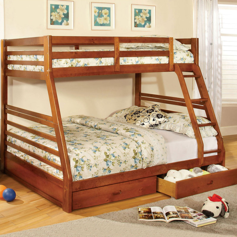 Lit simple superposé au dessus d'un lit double de style transitionnel moderne comprenant deux grands tiroirs pour le rangement sous le lit et une échelle attachée