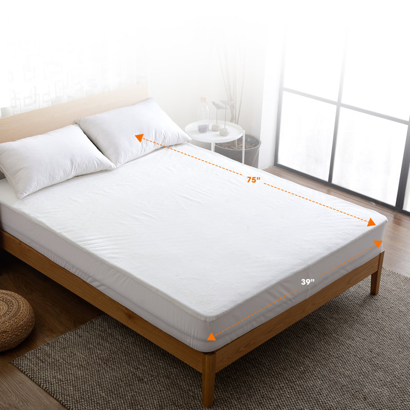 Housse de protection pour matelas imperméable et hypoallergénique Maleah, Simple