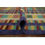 Tapis kilim à rayures vibrantes et motifs géométriques 7 x 10