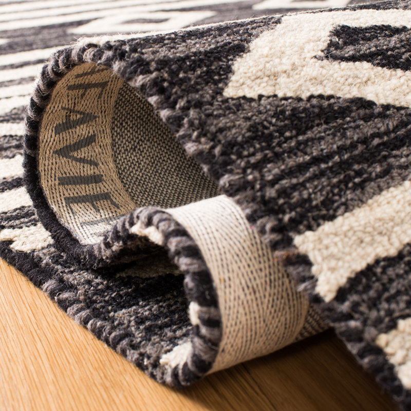 Vedika Hand Tufted Wool Southwestern Rug, Round 5'