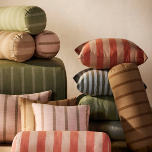 Pillows & Throws