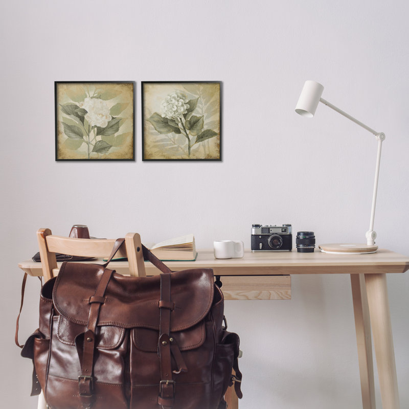«Aubergine White Hydrangeas», ensemble de 2 giclées par Lanie Loreth, Giclée encadrée noir minuit, H 12 po x l 12 po